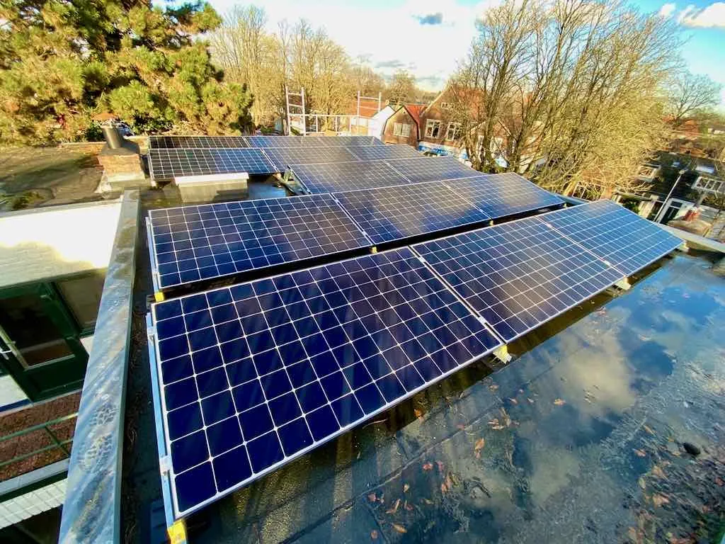 mooie zonnepanelen foto januari 2023
