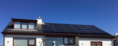 zolder met zonnepanelen