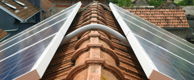 zonnepanelen aan beide zijden dak