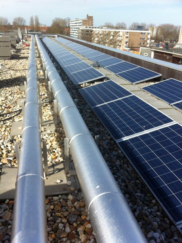 schaduw van buis op paneel