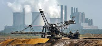 bruinkoolmijn en energiecentrale