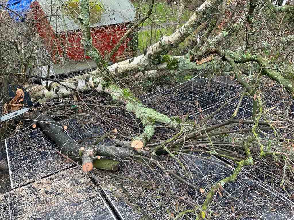 Stormschade vanwege storm 'Corrie'